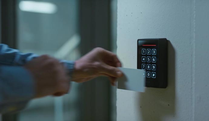 Access control reader with keypad.